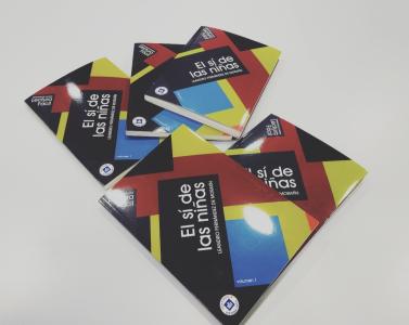 Varios ejemplares de El sí de las niñas.