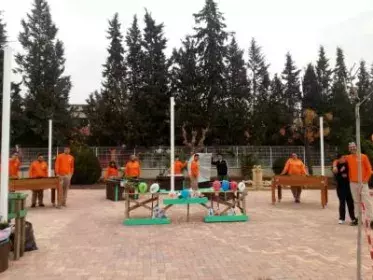 Imagen de la inauguración del SPA agrícola en CEOM donde se ven las instalaciones y el grupo motor del programa formativo.